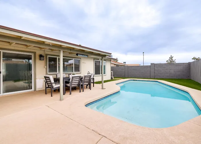 Backyard Oasis! Family-friendly Retreat Tempe