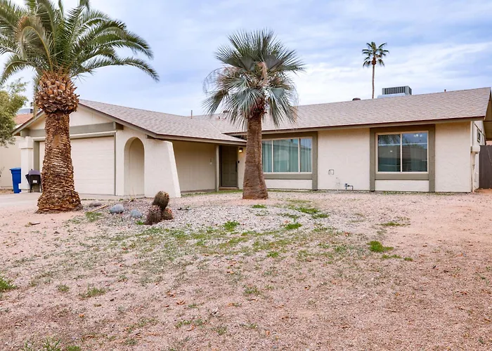Backyard Oasis! Family-friendly Retreat *